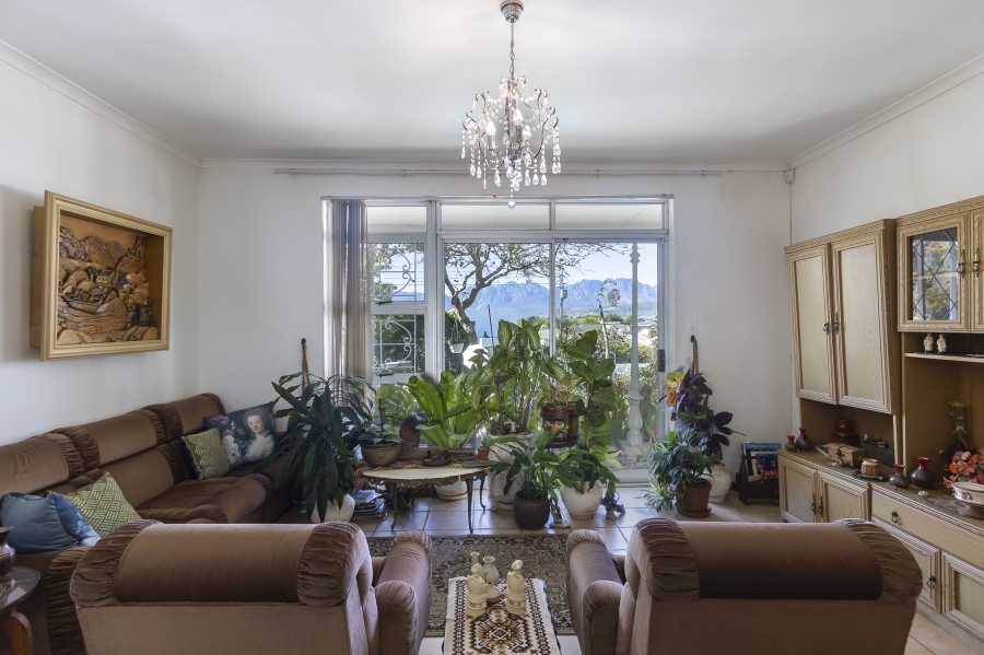 5 Bedroom Property for Sale in Lochnerhof Western Cape